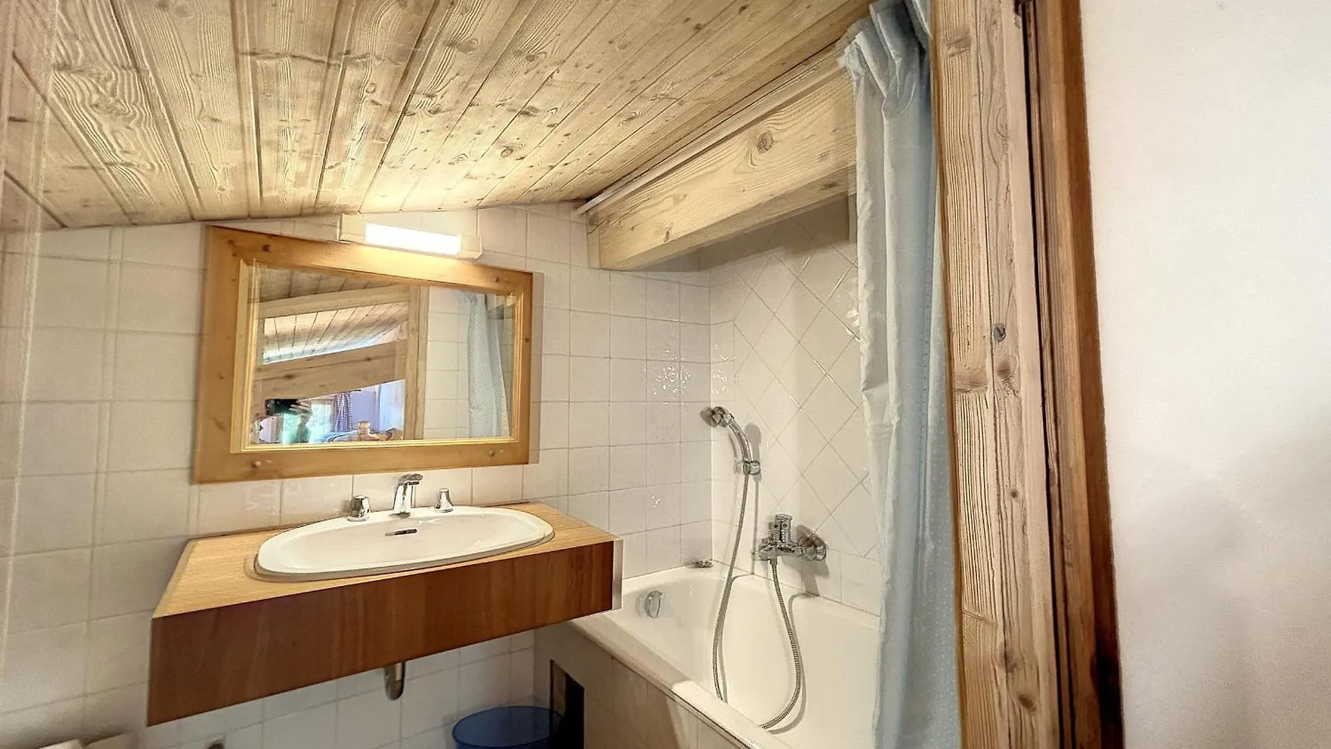Superbe 3 Pieces Avec Balcons En Plein Coeur De Combloux - Parking, Wifi, Lave-Linge - Fr-1-560-106 Apartment France
